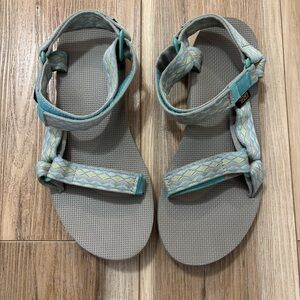 Teva Women's Original Universal Sandals in a pastel multi-color size 11